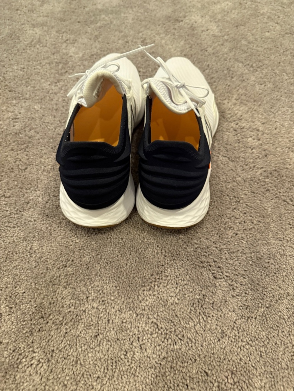New Balance Men's White and Navy ROAV Fresh Foam Sneakers!👟 - Picture 4 of 7